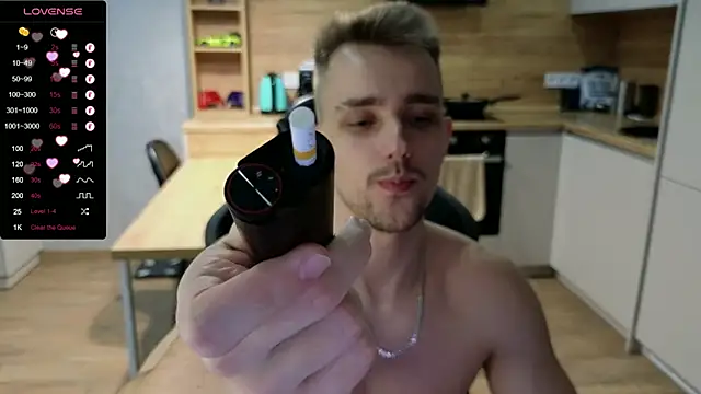 Snapshot of Larstar01 chatting on 02/08/25, 11:45 Larstar01 online show from 02/08/25, 11:45