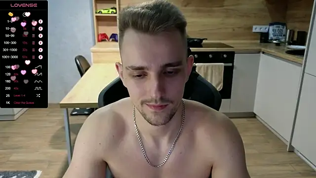 Snapshot of Larstar01 chatting on 02/09/25, 10:32 Larstar01 online show from 02/09/25, 10:32