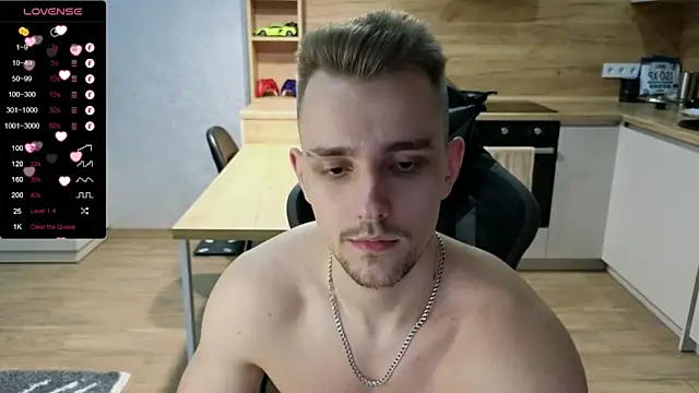 Snapshot of Larstar01 chatting on 02/10/25, 01:35 Larstar01 online show from 02/10/25, 01:35