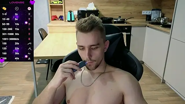 Snapshot of Larstar01 chatting on 02/15/25, 12:26 Larstar01 online show from 02/15/25, 12:26