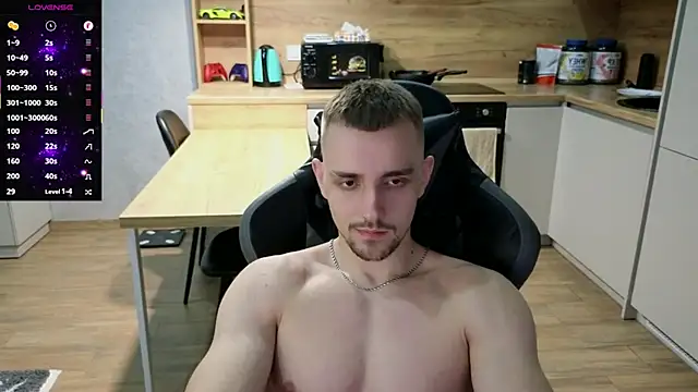 Snapshot of Larstar01 chatting on 03/21/25, 01:34 Larstar01 online show from 03/21/25, 01:34