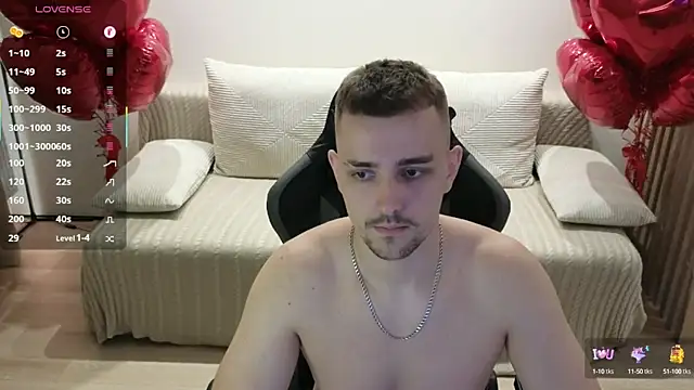 Snapshot of Larstar01 chatting on 10/05/25, 08:07 Larstar01 online show from 10/05/25, 08:07