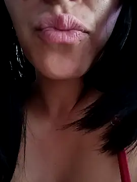 tiffani  love online show from 10/09/25, 08:18