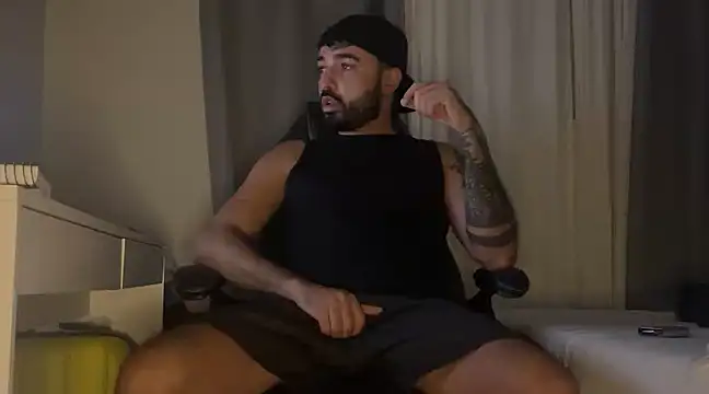 Snapshot of MiloCtc chatting on 02/11/25, 02:25 MiloCtc online show from 02/11/25, 02:25