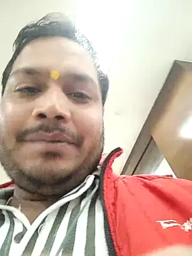 Snapshot of DeepakXxxR86 chatting on 11/21/25, 01:43 DeepakXxxR86 online show from 11/21/25, 01:43