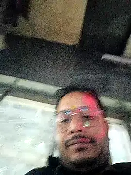 Snapshot of DeepakXxxR86 chatting on 11/22/25, 06:29 DeepakXxxR86 online show from 11/22/25, 06:29