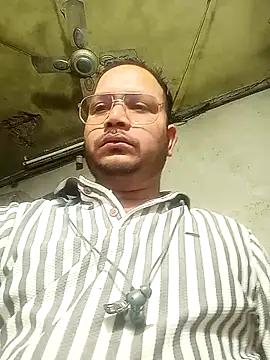 Snapshot of DeepakXxxR86 chatting on 02/21/26, 02:29 DeepakXxxR86 online show from 02/21/26, 02:29