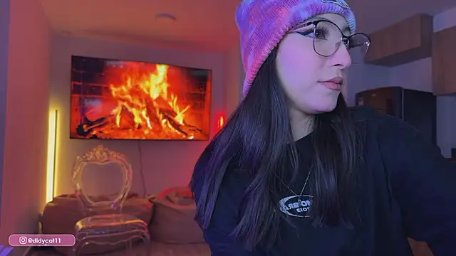 MarianaBranzz online show from 03/18/26, 07:17