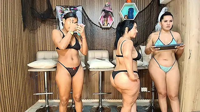 canelasquirt online show from 10/14/25, 11:11