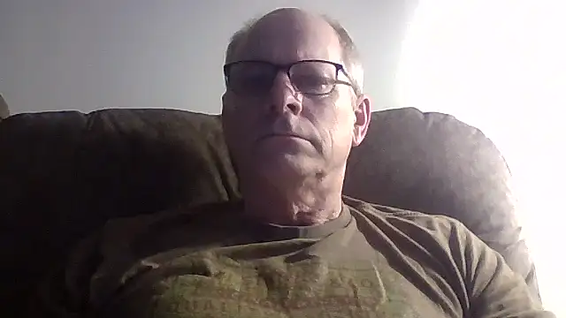 Snapshot of pjkrun66 chatting on 11/11/25, 10:54 pjkrun66 online show from 11/11/25, 10:54