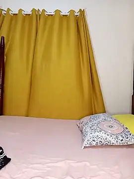 Snapshot of Ayrella02 chatting on 12/27/24, 03:37 Ayrella02 online show from 12/27/24, 03:37