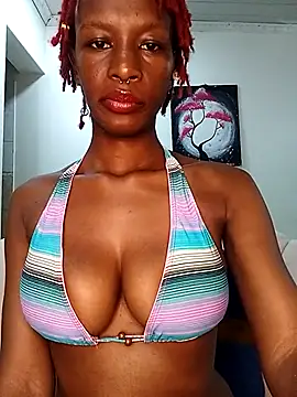 Snapshot of Ayrella02 chatting on 11/11/25, 02:44 Ayrella02 online show from 11/11/25, 02:44