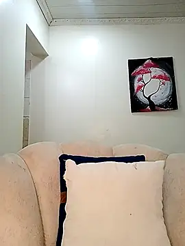 Snapshot of Ayrella02 chatting on 11/29/25, 01:41 Ayrella02 online show from 11/29/25, 01:41