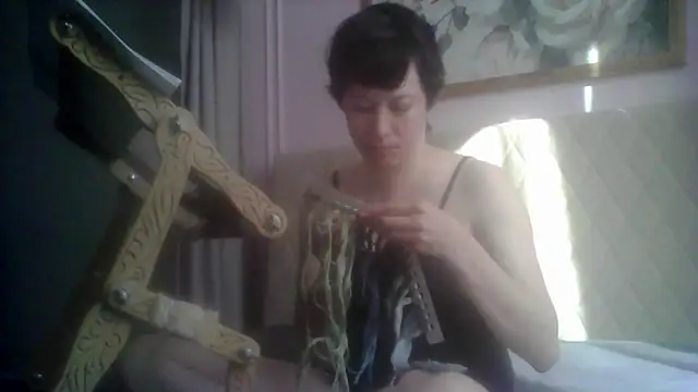 Snapshot of SunElizabeth chatting on 05/18/26, 04:07 SunElizabeth online show from 05/18/26, 04:07