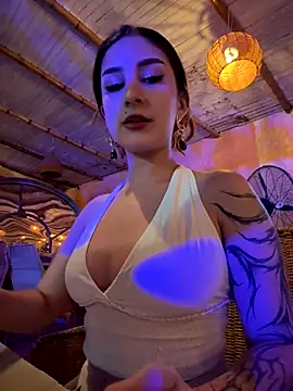 Mon Cherry online show from 10/28/25, 12:47