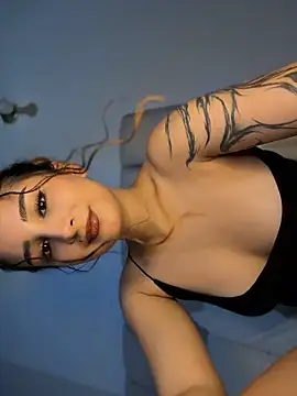 Mon Cherry online show from 04/17/26, 01:08