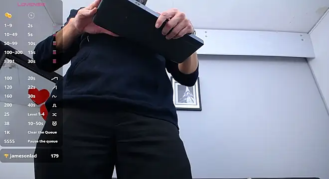 Snapshot of jonasbeards chatting on 02/17/25, 09:30 jonasbeards online show from 02/17/25, 09:30