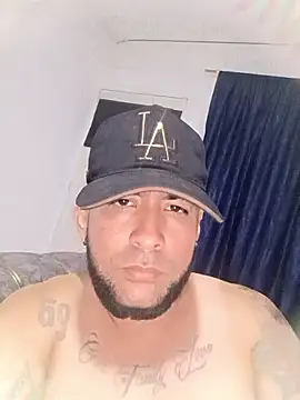 Snapshot of sexjim01 chatting on 06/17/26, 04:48 sexjim01 online show from 06/17/26, 04:48
