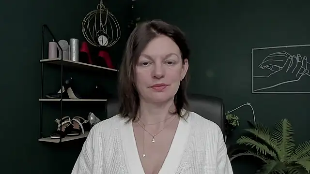 VivianWILD online show from 11/25/25, 06:46