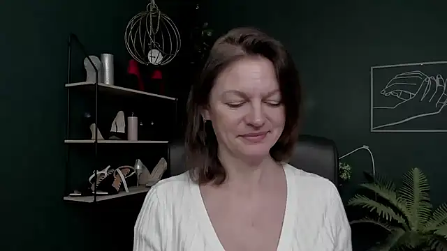 VivianWILD online show from 12/04/25, 06:44