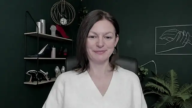 VivianWILD online show from 02/17/26, 07:16