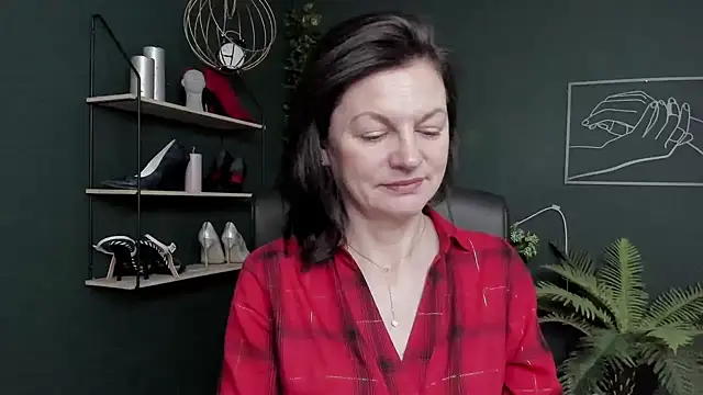 VivianWILD online show from 02/24/26, 07:39