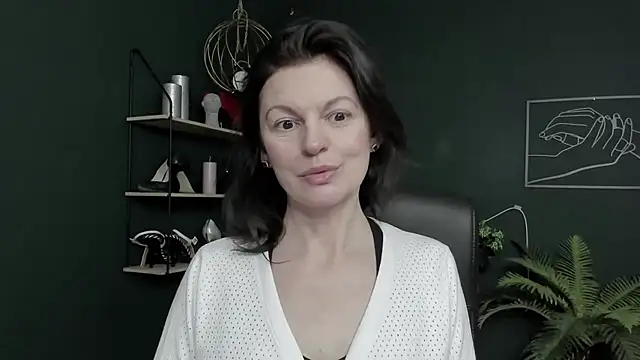 VivianWILD online show from 03/09/26, 07:56