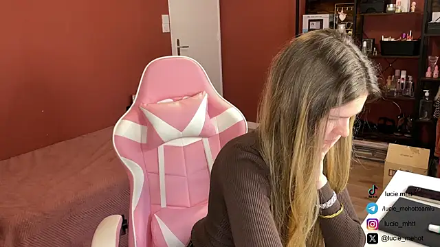 lucie mehott online show from 01/31/25, 08:54