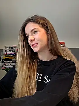 lucie mehott online show from 12/04/25, 08:34