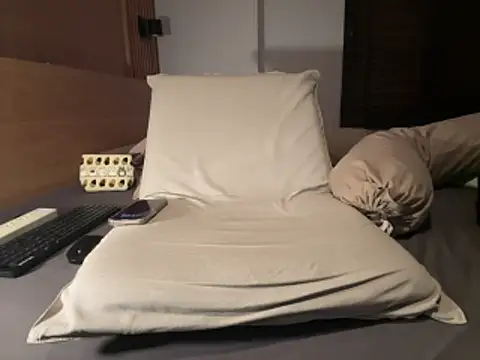 cloudboy kk8 online show from 12/17/25, 04:57