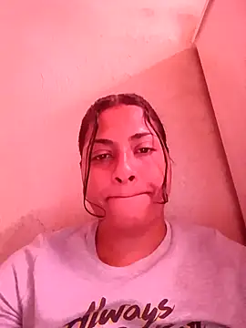 Snapshot of Giselabrunette25 chatting on 01/16/26, 01:04 Giselabrunette25 online show from 01/16/26, 01:04