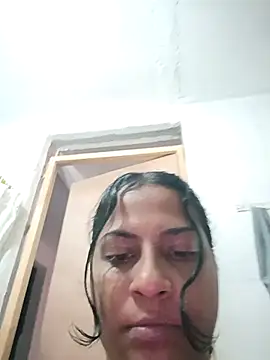 Snapshot of Giselabrunette25 chatting on 01/18/26, 03:27 Giselabrunette25 online show from 01/18/26, 03:27