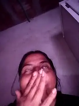 Snapshot of Giselabrunette25 chatting on 02/15/26, 02:41 Giselabrunette25 online show from 02/15/26, 02:41