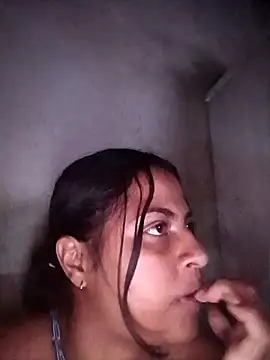 Snapshot of Giselabrunette25 chatting on 02/18/26, 01:45 Giselabrunette25 online show from 02/18/26, 01:45