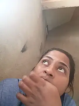 Giselabrunette25 online show from 04/15/26, 06:15