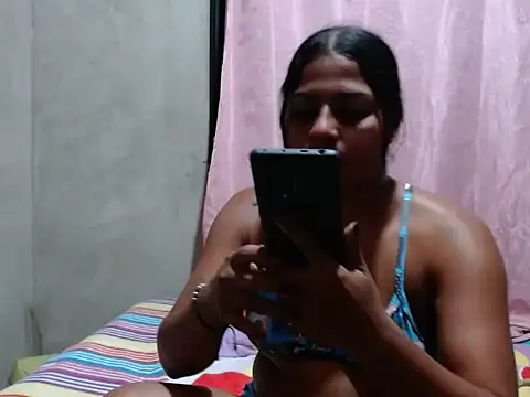 Snapshot of Giselabrunette25 chatting on 05/22/26, 04:52 Giselabrunette25 online show from 05/22/26, 04:52