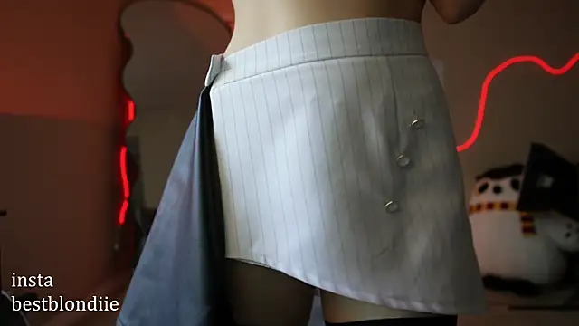 Snapshot of bestblonde chatting on 01/20/25, 08:18 bestblonde online show from 01/20/25, 08:18