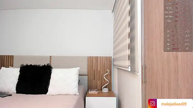 MalejaDiaz  online show from 04/07/26, 04:07