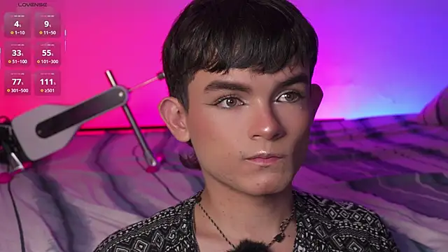 Angelo 018 online show from 10/26/25, 03:45