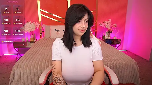 Miki Kivi online show from 12/20/25, 12:40