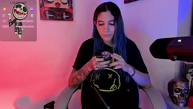 sofi pretty uwu- online show from 04/28/26, 02:27
