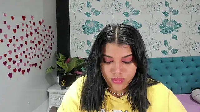 LindaBreeS online show from 02/04/25, 04:29