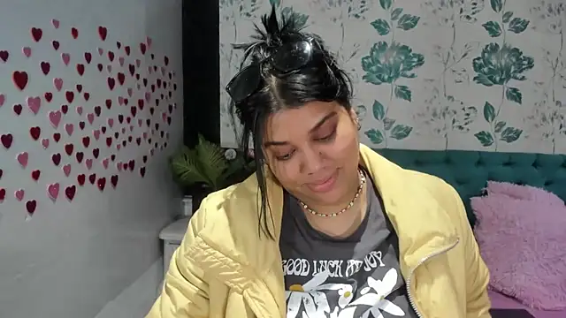 LindaBreeS online show from 02/15/25, 04:45