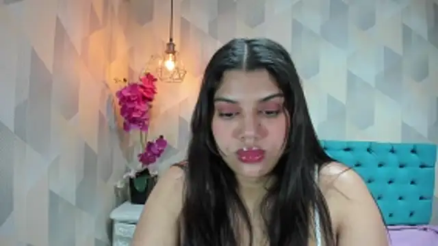 Snapshot of LindaBreeS chatting on 05/31/26, 03:47 LindaBreeS online show from 05/31/26, 03:47