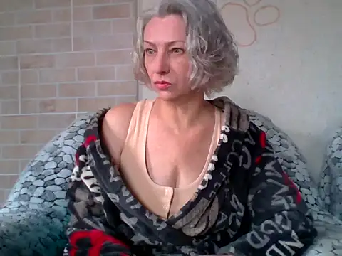 Lorie Carrie online show from 04/12/26, 09:36