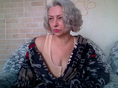 Lorie Carrie online show from 04/15/26, 08:21