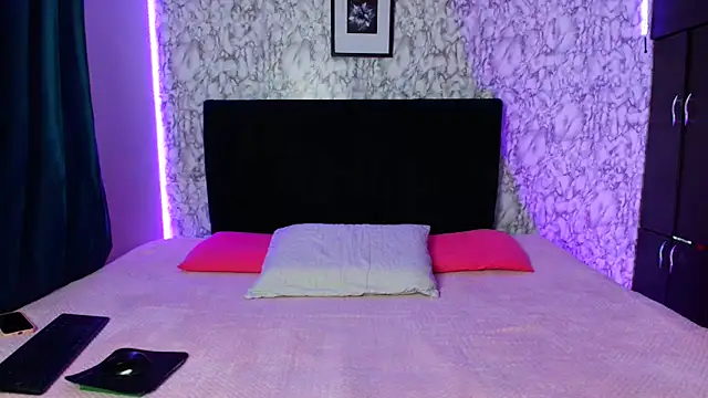 Snapshot of camii_evanss chatting on 11/12/25, 06:14 camii evanss online show from 11/12/25, 06:14