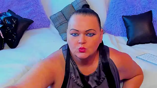 Snapshot of MilanaBiegert chatting on 09/22/25, 07:32 MilanaBiegert online show from 09/22/25, 07:32