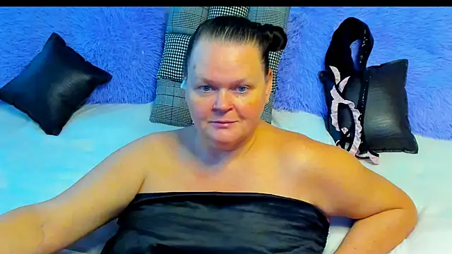 MilanaBiegert online show from 11/15/25, 01:18