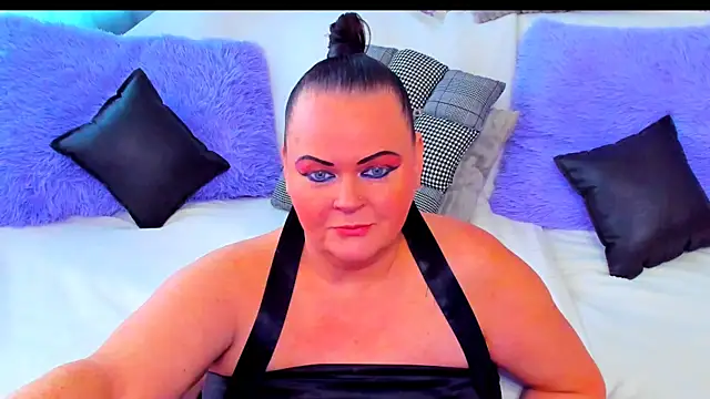 MilanaBiegert online show from 11/18/25, 09:25